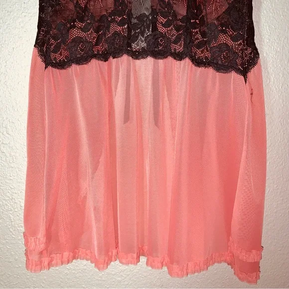 Lingerie set Sz M coral black accents lace trim reversible straps push-up bra